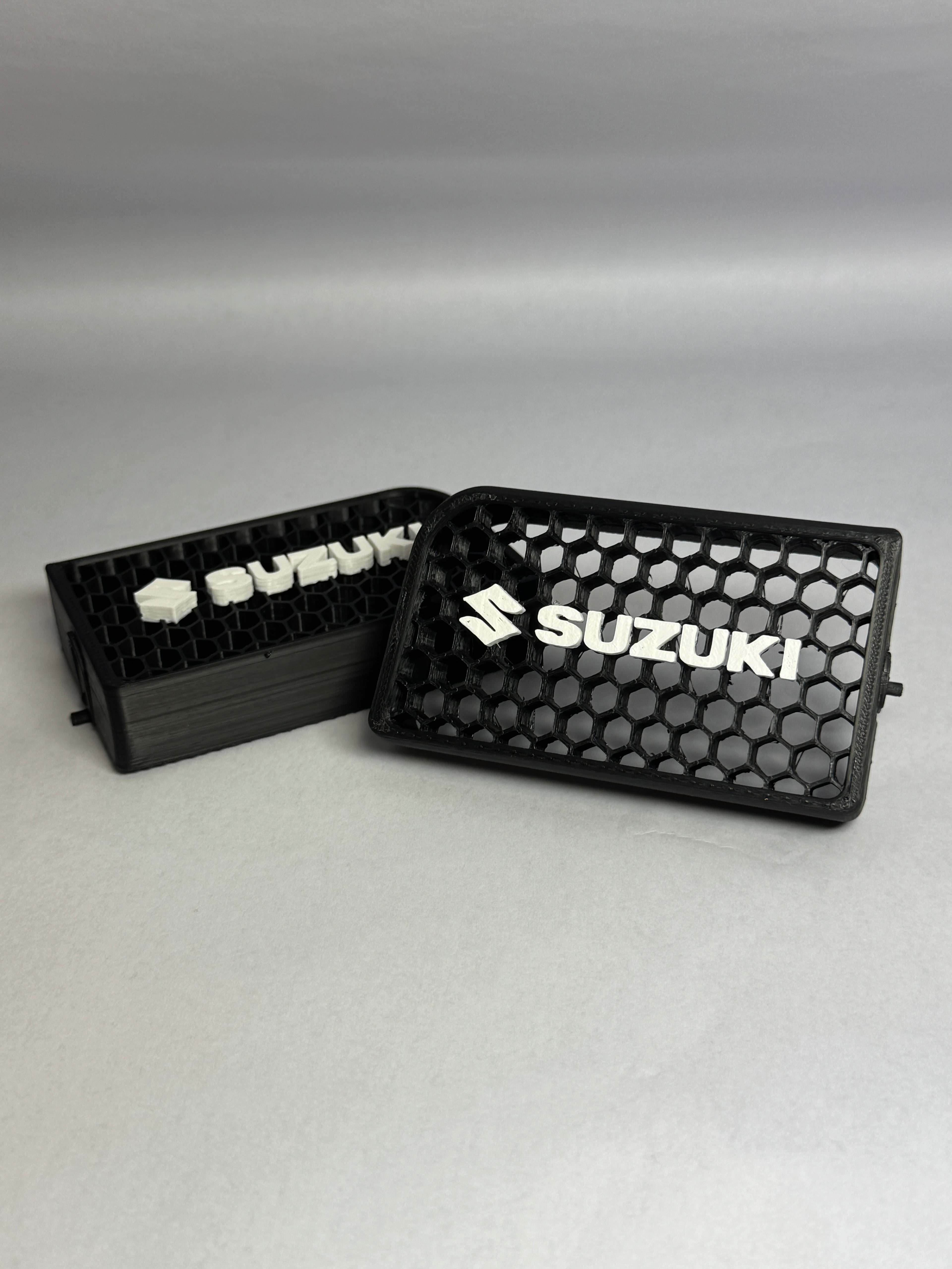 92–95 Suzuki Sidekick Center Vent Kit – "Suzuki" Lettering