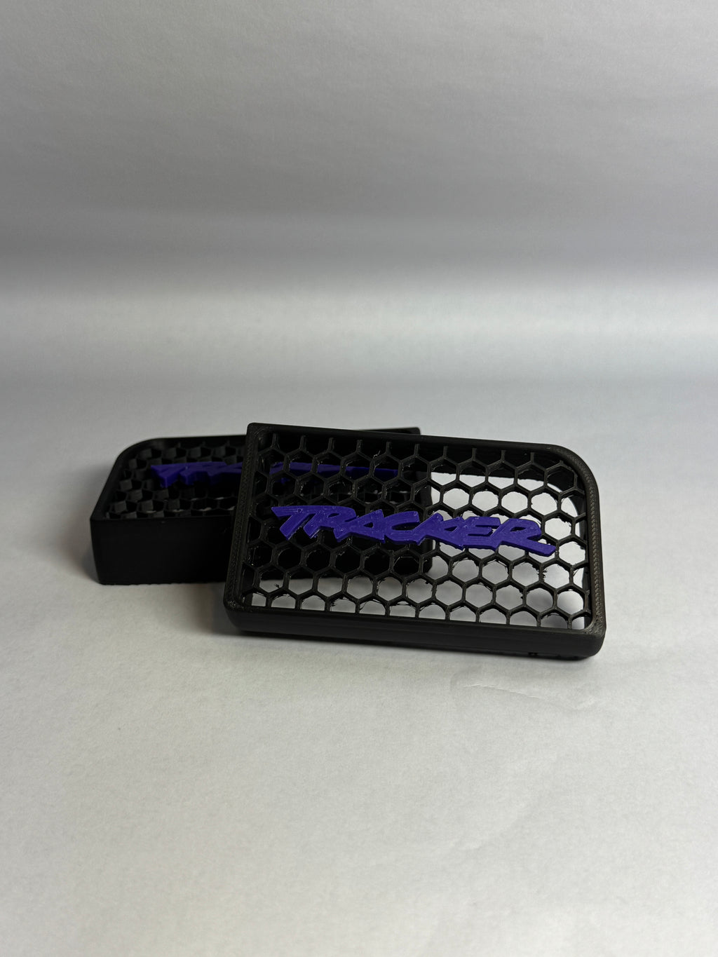 92–95 Geo Tracker Center Vent Kit – “Tracker” Lettering